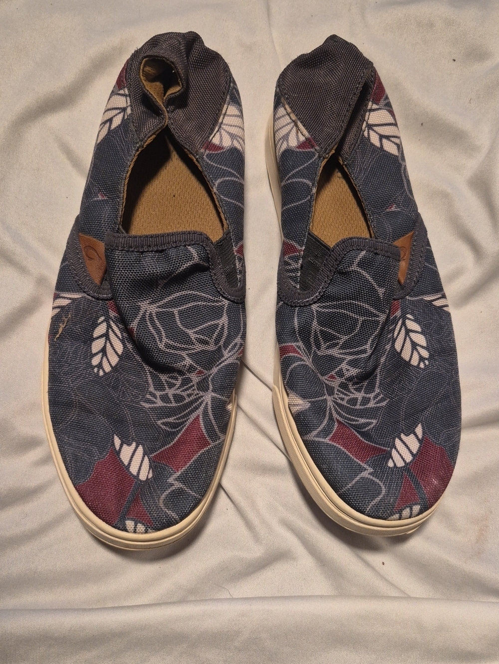OluKai Women's Slip-On Floral Moccasins - Navy & Maroon